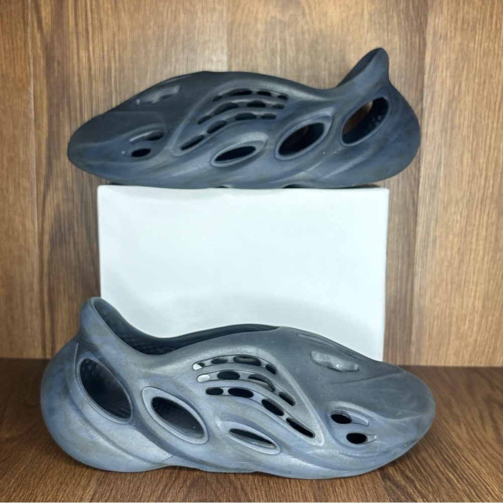 Adidas Yeezy Foam Runner Mineral Blue Size 12 Mens Slip On Clogs